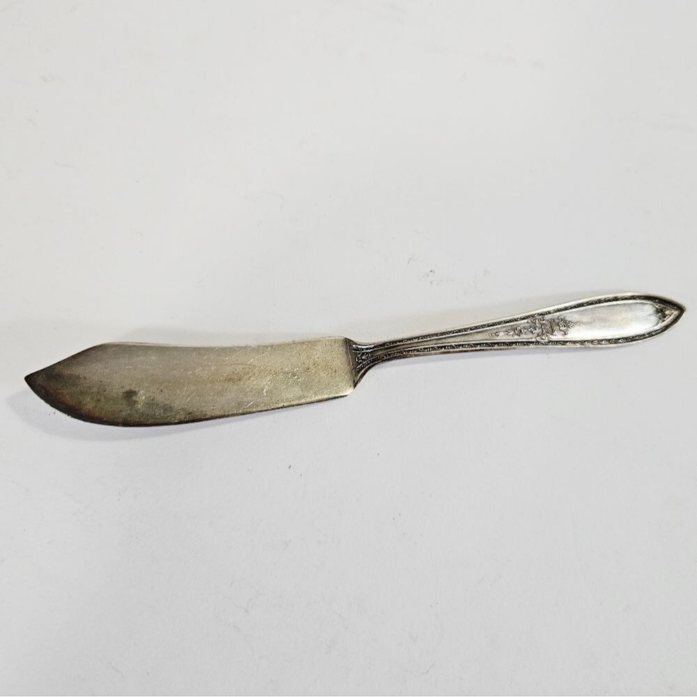 Antique WM Rogers Silver Plate A1 IS Victory Pattern 1927 Butter Spreader Knife